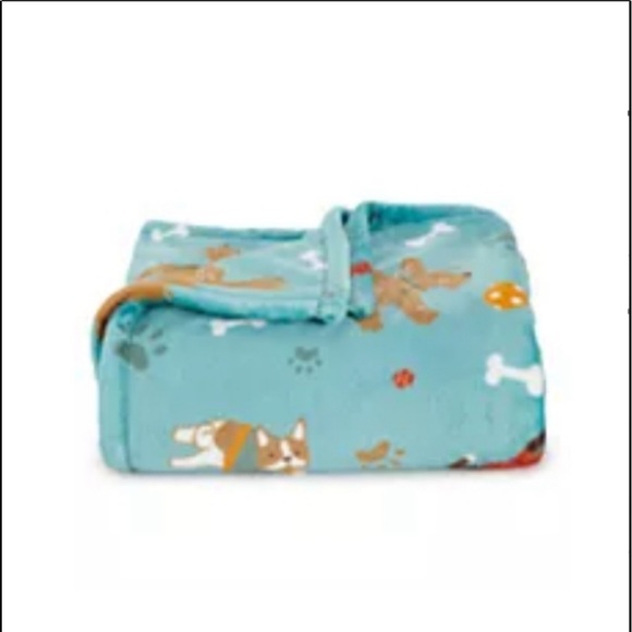The Big One Oversized Supersoft Plush Throw Dogs with Bones